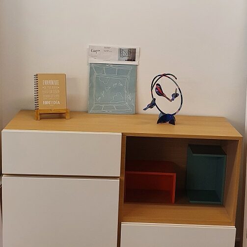 Mueble auxiliar de diseño